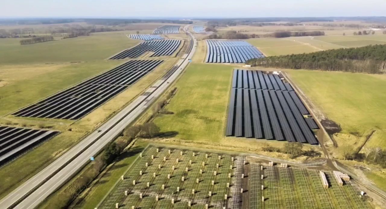 5001拉斯维加斯光伏70MW异质结组件闪耀欧洲，全球化战略迈入新纪元